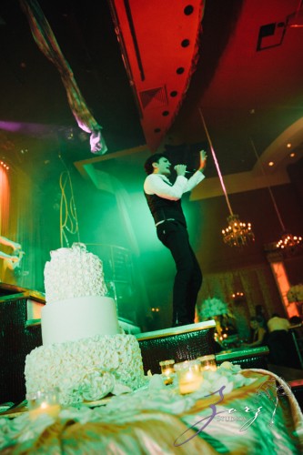 Wind Tunnel: Vlada + Alex = Cold NYC Wedding | Zorz Studios