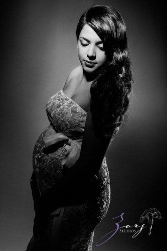 A Bump in Fashion: Maternity Session | Zorz Studios