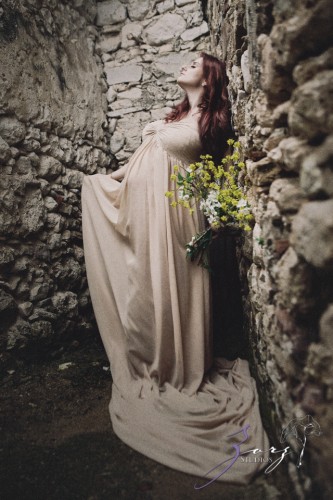 Sprout to Roots: Destination Maternity Shoot in Greece | Zorz Studios