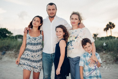 Blue Birdies: Model-Like Family Portraits in Miami, FL | Zorz Studios