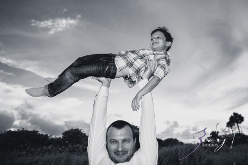 Blue Birdies: Model-Like Family Portraits in Miami, FL | Zorz Studios