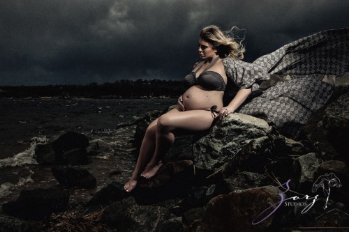Making Up: Maternity Session for a MUA | Zorz Studios