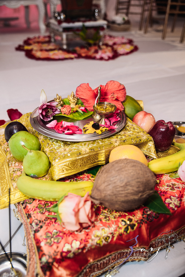 Phillyng in Love: Shruti + Milan = Indian Wedding | Zorz Studios
