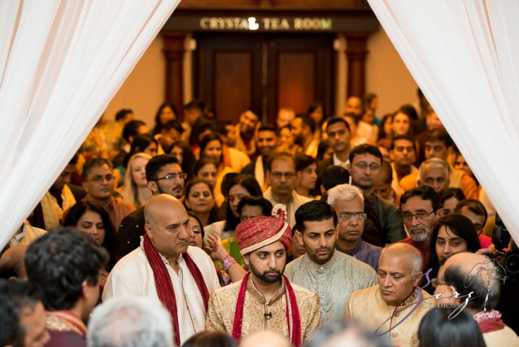 Phillyng in Love: Shruti + Milan = Indian Wedding | Zorz Studios