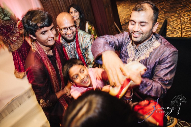 Phillyng in Love: Shruti + Milan = Indian Wedding | Zorz Studios