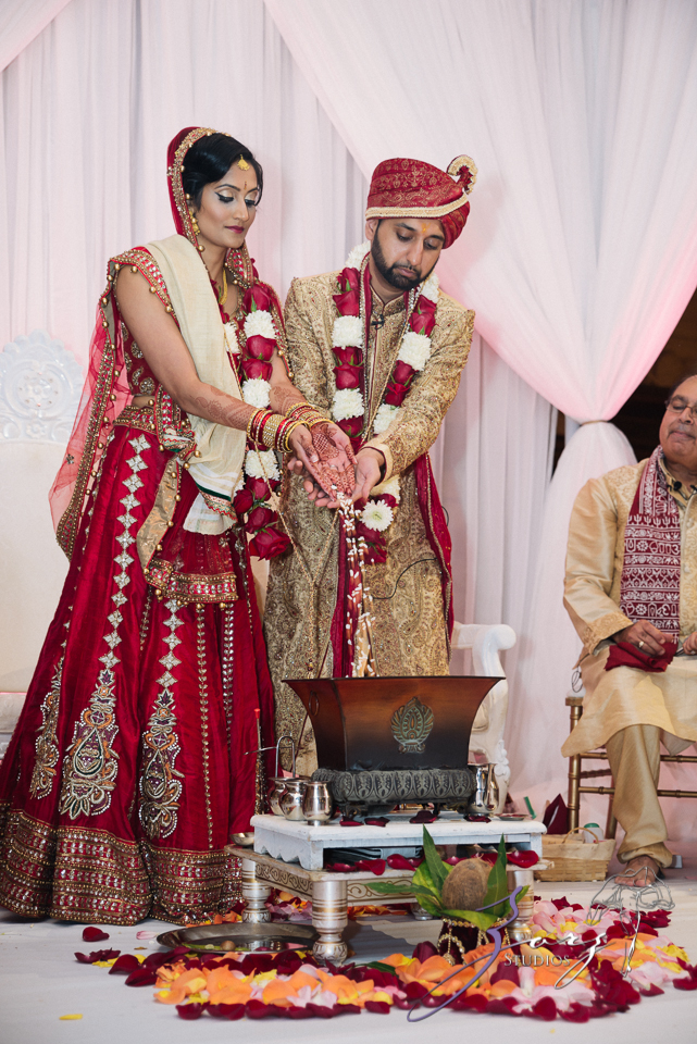 Phillyng in Love: Shruti + Milan = Indian Wedding | Zorz Studios
