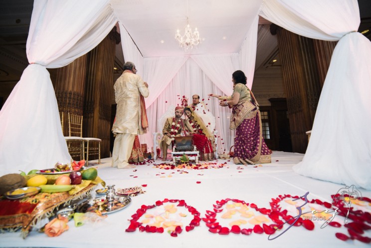 Phillyng in Love: Shruti + Milan = Indian Wedding | Zorz Studios