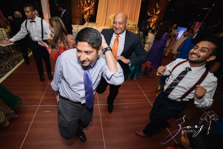 Phillyng in Love: Shruti + Milan = Indian Wedding | Zorz Studios