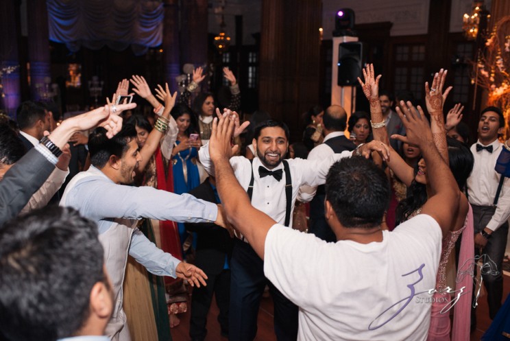 Phillyng in Love: Shruti + Milan = Indian Wedding | Zorz Studios
