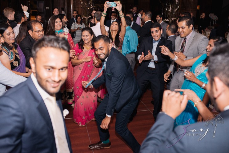 Phillyng in Love: Shruti + Milan = Indian Wedding | Zorz Studios