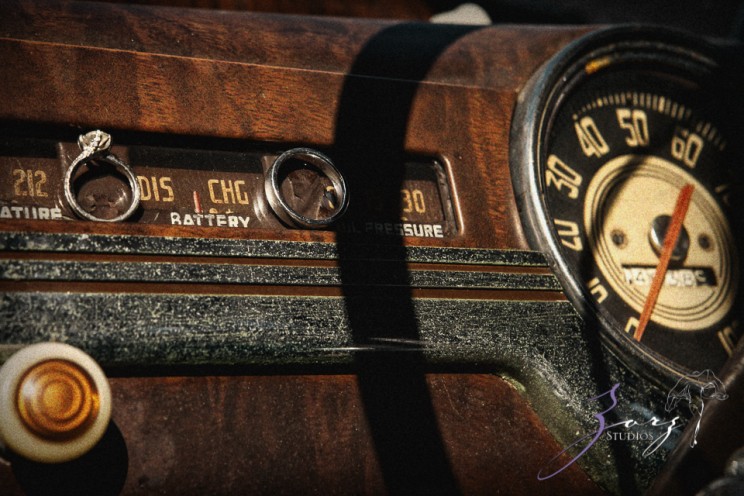 Heirloom: Alyona + Elman = Retro Trash-the-Dress Session | Zorz Studios
