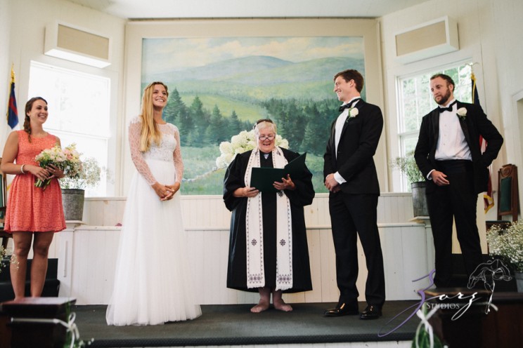 Wolke 9: Jana + David = German-American Rustic Wedding | Zorz Studios