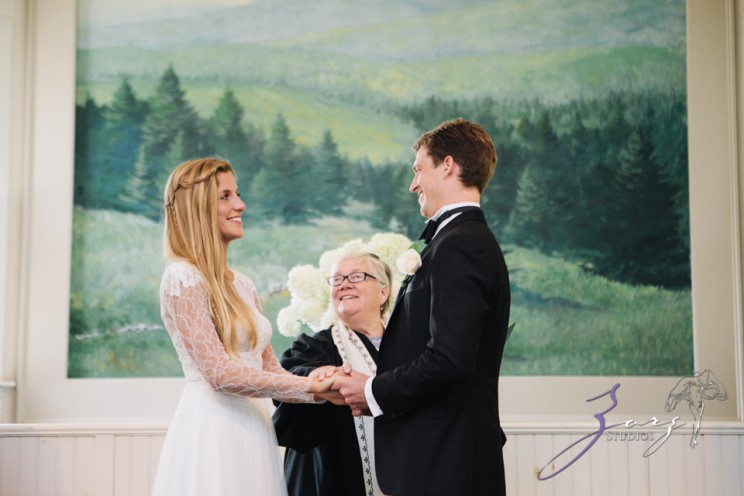 Wolke 9: Jana + David = German-American Rustic Wedding | Zorz Studios