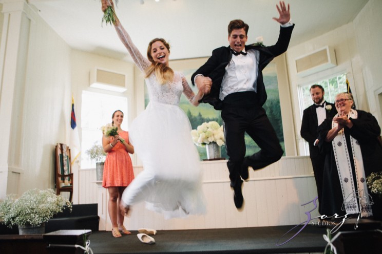 Wolke 9: Jana + David = German-American Rustic Wedding | Zorz Studios