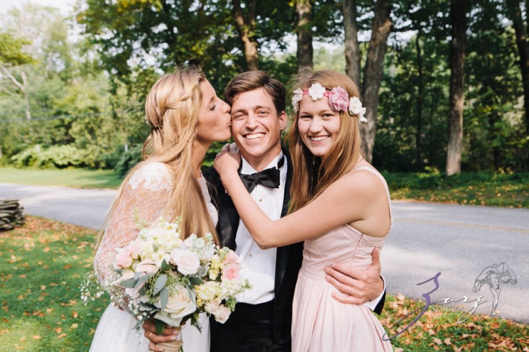 Wolke 9: Jana + David = German-American Rustic Wedding | Zorz Studios