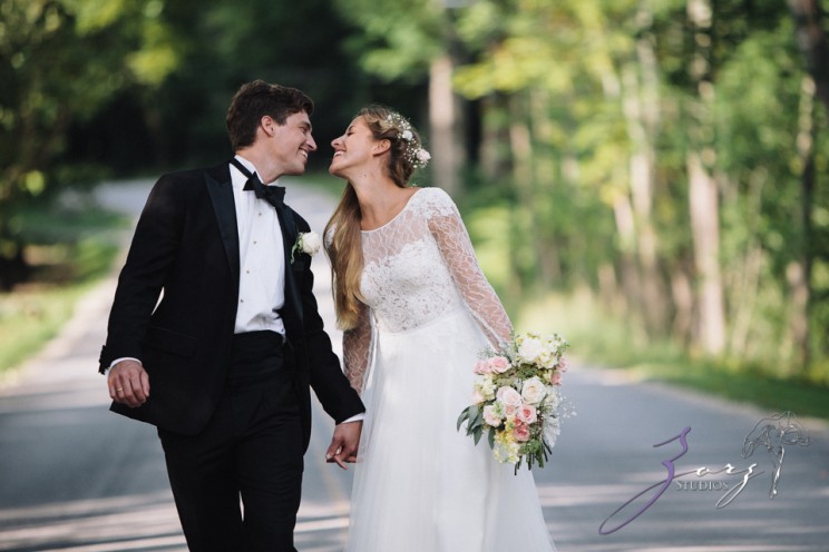 Wolke 9: Jana + David = German-American Rustic Wedding | Zorz Studios