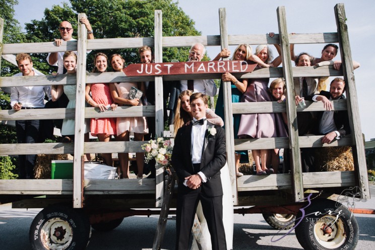 Wolke 9: Jana + David = German-American Rustic Wedding | Zorz Studios