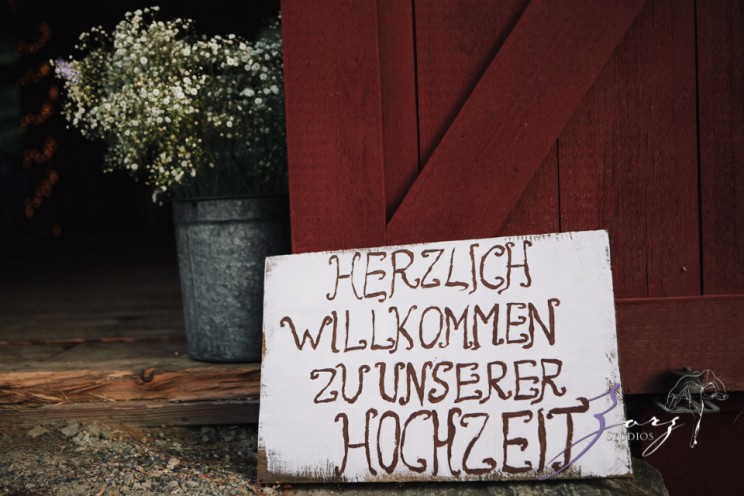 Wolke 9: Jana + David = German-American Rustic Wedding | Zorz Studios