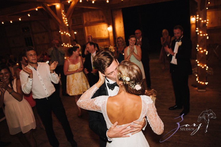 Wolke 9: Jana + David = German-American Rustic Wedding | Zorz Studios