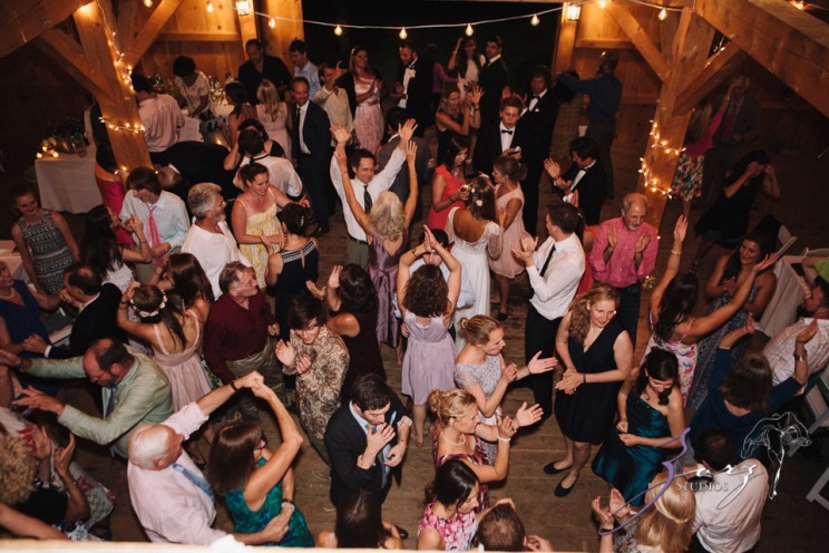 Wolke 9: Jana + David = German-American Rustic Wedding | Zorz Studios