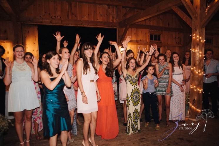 Wolke 9: Jana + David = German-American Rustic Wedding | Zorz Studios