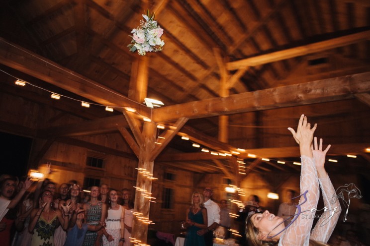 Wolke 9: Jana + David = German-American Rustic Wedding | Zorz Studios