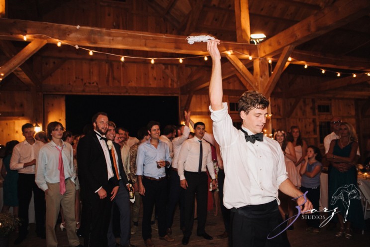 Wolke 9: Jana + David = German-American Rustic Wedding | Zorz Studios