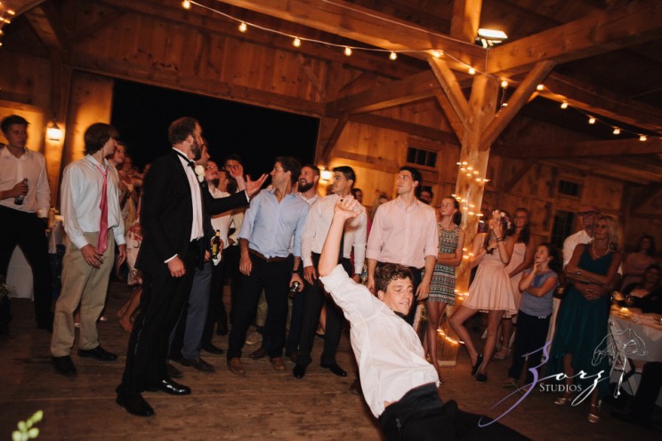 Wolke 9: Jana + David = German-American Rustic Wedding | Zorz Studios
