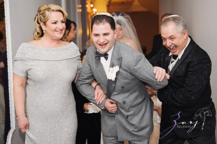 AA Batteries Included: Anna + Alex = Supercharged Wedding | Zorz Studios