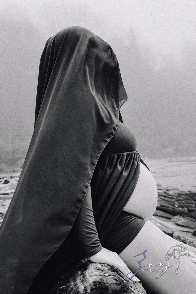 Poetic Maternity Session in the Mist by Zorz Studios (14)