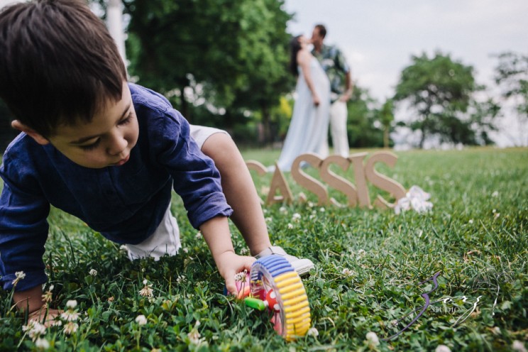 Cassis: Little Red Lighthouse Maternity Session | Zorz Studios