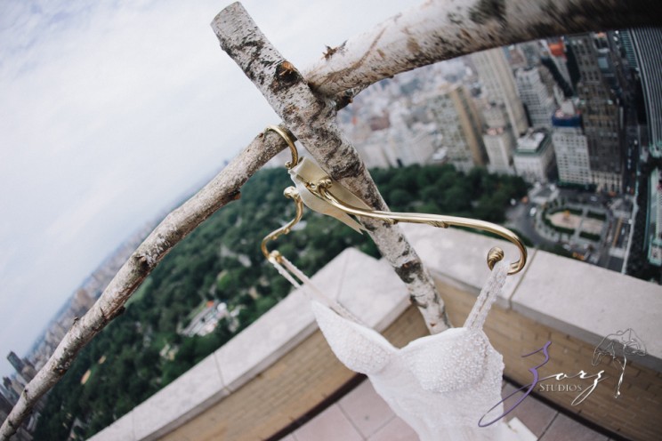 State of Mind: Leah + Joseph = Manhattan Rooftop Wedding | Zorz Studios