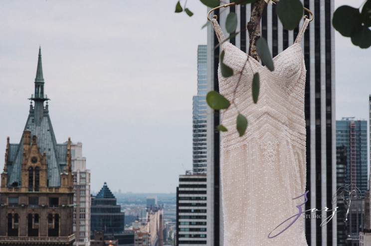 State of Mind: Leah + Joseph = Manhattan Rooftop Wedding | Zorz Studios