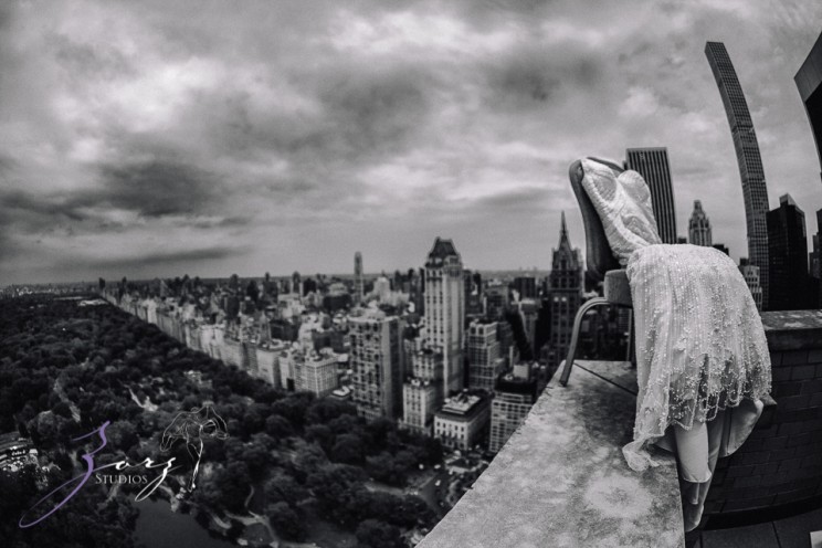 State of Mind: Leah + Joseph = Manhattan Rooftop Wedding | Zorz Studios