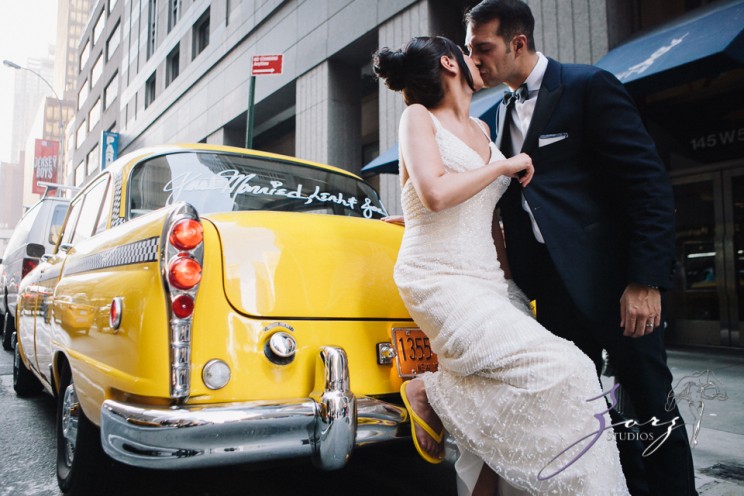 State of Mind: Leah + Joseph = Manhattan Rooftop Wedding | Zorz Studios
