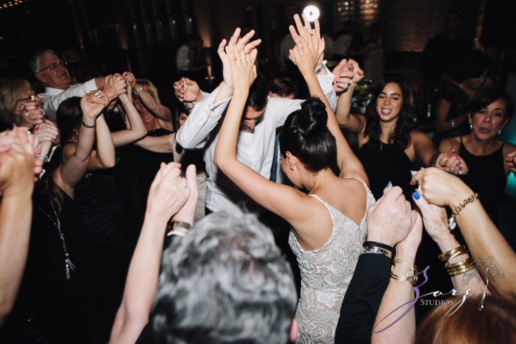 State of Mind: Leah + Joseph = Manhattan Rooftop Wedding | Zorz Studios