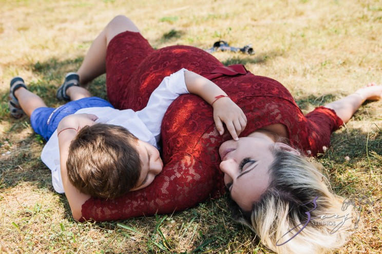 WTH: Wacky Maternity Session | Zorz Studios