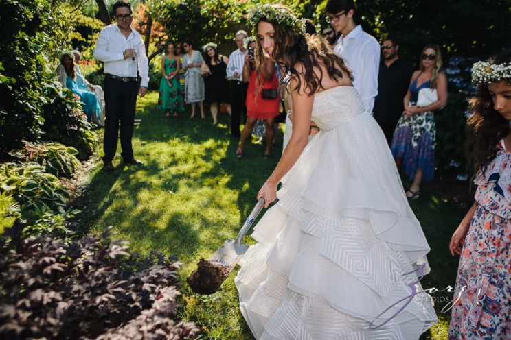 Birth of Venus: Alexandra + Ricardo = Rustic Wedding | Zorz Studios