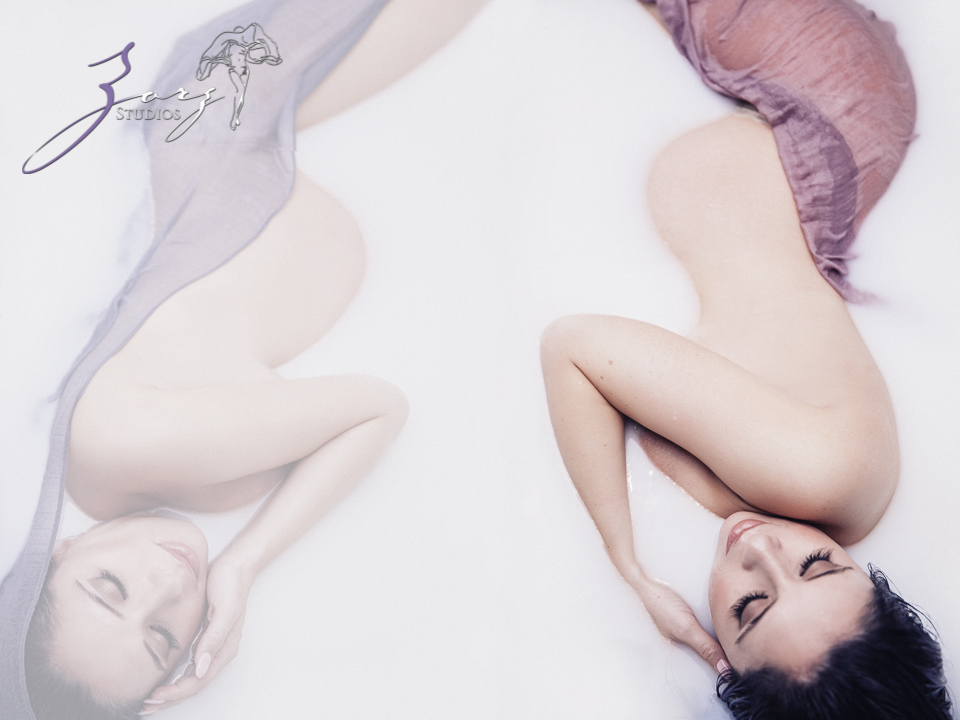 Milk & Silk: Gentle Maternity Photoshoot by Zorz Studios (1)