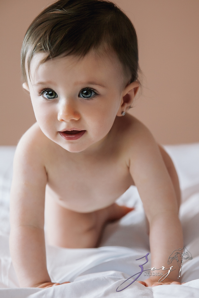 Big Eyes: Adorable Baby Girl Photoshoot by Zorz Studios (31)
