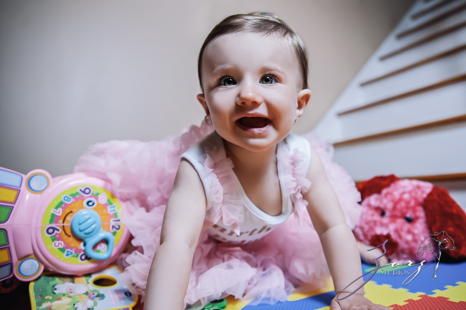 Big Eyes: Adorable Baby Girl Photoshoot by Zorz Studios (18)