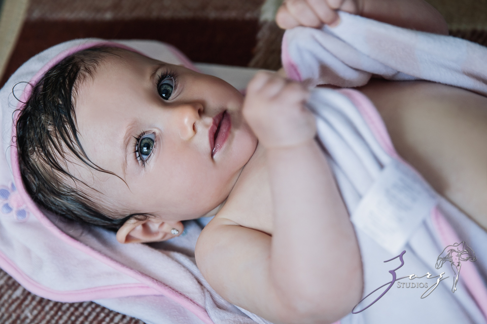 Big Eyes: Adorable Baby Girl Photoshoot by Zorz Studios (5)