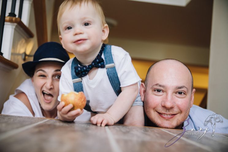 Singobooth: Funny Photoshoot for One-Year-Old by Zorz Studios (14)