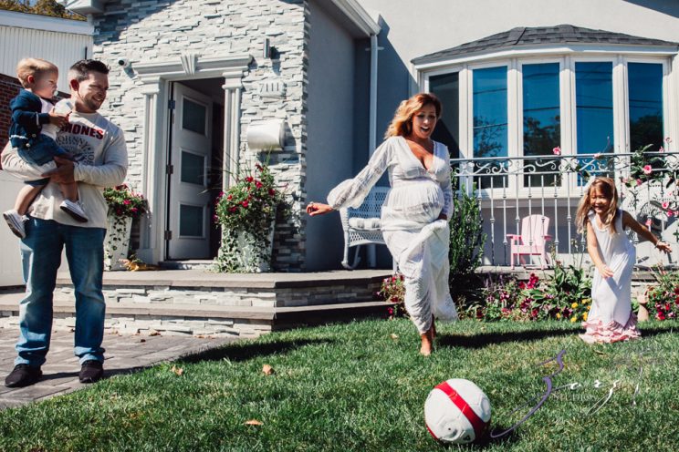 Cuatro+: Whimsical Family Maternity Session by Zorz Studios (25)