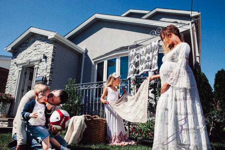Cuatro+: Whimsical Family Maternity Session by Zorz Studios (23)