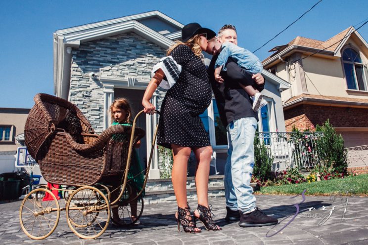 Cuatro+: Whimsical Family Maternity Session by Zorz Studios (10)