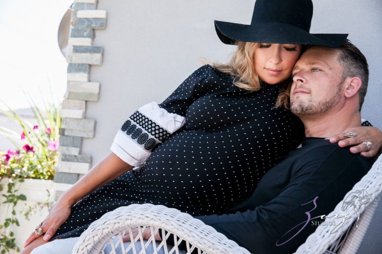 Cuatro+: Whimsical Family Maternity Session by Zorz Studios (2)