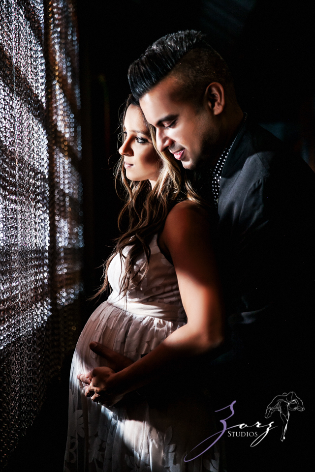 Pregwindcy: Modern Pakistani Maternity Photoshoot by Zorz Studios (15)