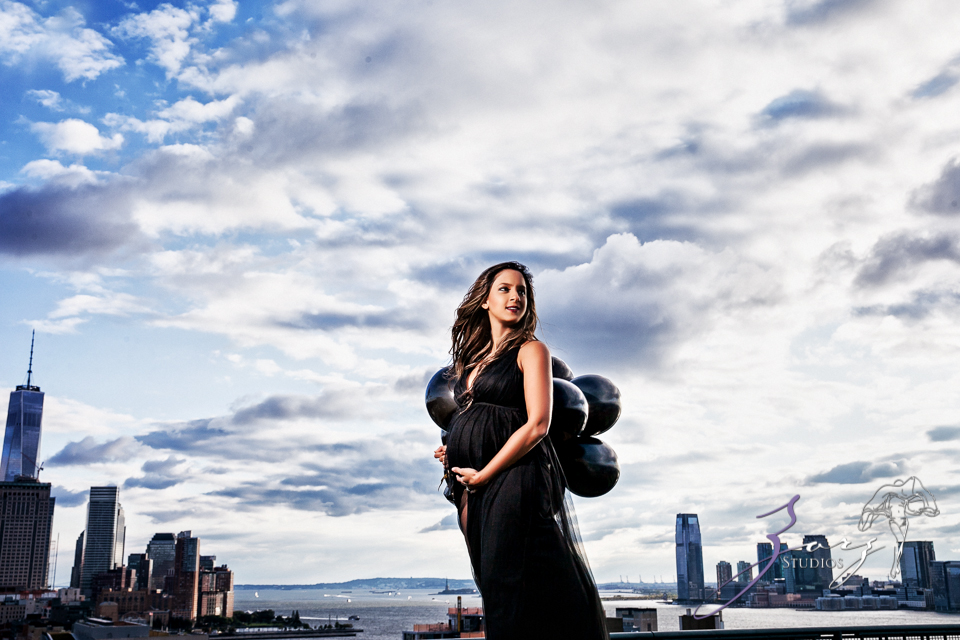 Pregwindcy: Modern Pakistani Maternity Photoshoot by Zorz Studios (10)