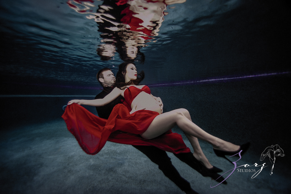 Vivacity: Stylish Underwater Maternity Shoot by Zorz Studios (ZORPHOTOUR 2018) (6)